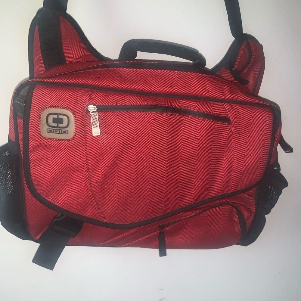 OGIO Red computer laptop messenger bag